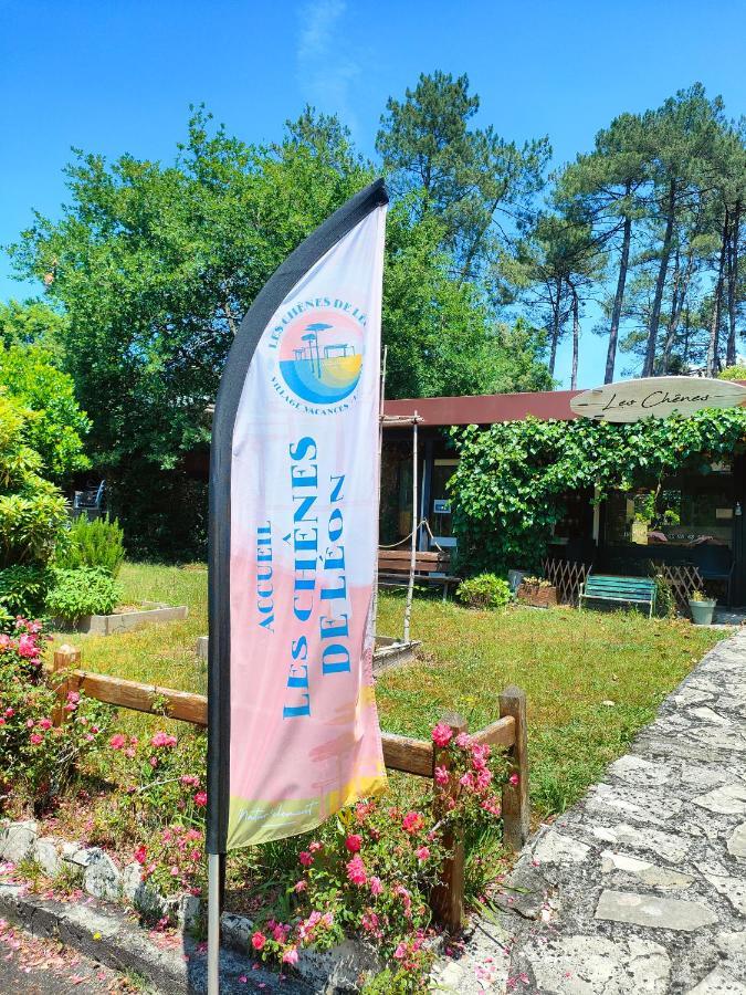 Village Vacances Les Chenes De Léon Exteriör bild